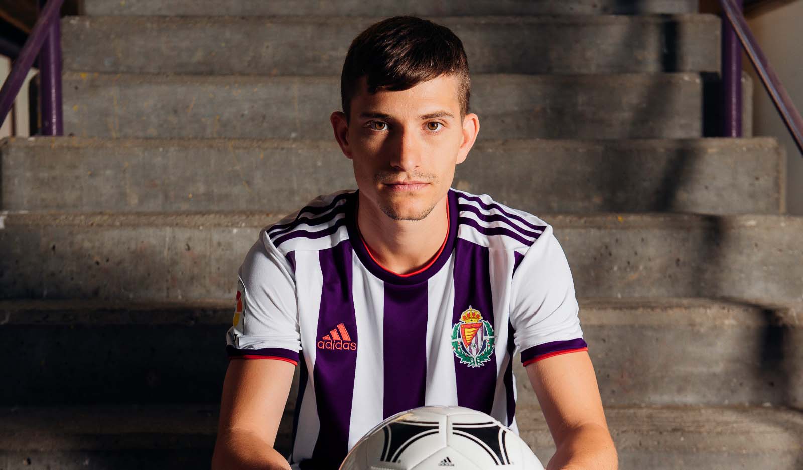 pastel Voluntario Consulta Real Valladolid C.F. on Twitter: "💜🛒 Las nuevas equipaciones de juego  adidas del Real Valladolid se pondrán a la venta el próximo 5 de agosto y  en la remodelada Tienda Oficial del