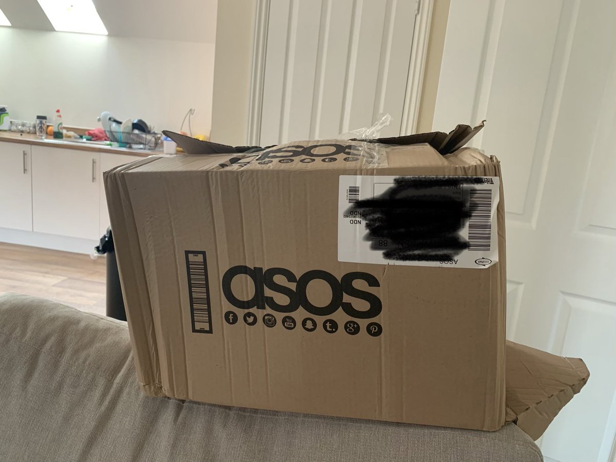 oliviaaagray's tweet photo. How I received my @ASOS parcel today. Disgraceful packaging... it’s not even taped up properly https://t.co/pehrrk06o1