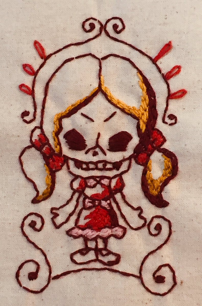 トロロンド工房 こんな刺繍しました 髑髏少女 まだ未完成 汚してからフチを額縁みたいに飾る作業が残ってる 刺繍 刺繍 イラスト 髑髏 ドクロ Skull 髑髏少女 骨女