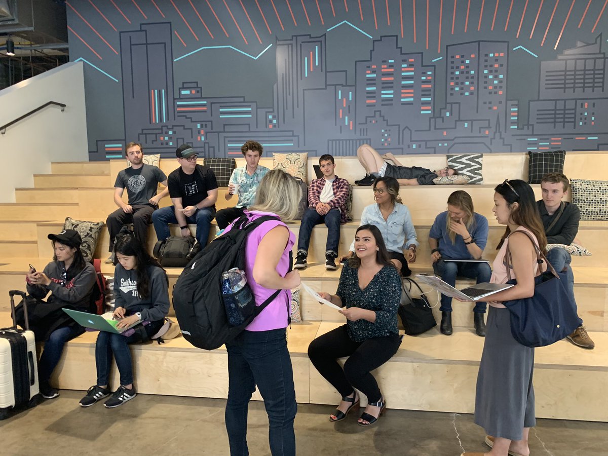 dcap's tweet image. Getting ready to pitch 💪🏽👑❤️ #startupbus2019 #startupbus @thestartupbus #gearhausrentals