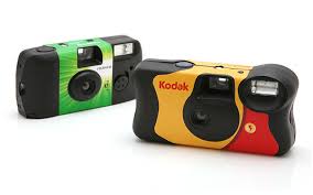 JamChrisJoy's tweet photo. I always carried one of these
#BeforeMobilePhonesExisted
Fortunately I found a one hour photo lab with people who were as amused by mooning as I am. https://t.co/DNWtY33VtP