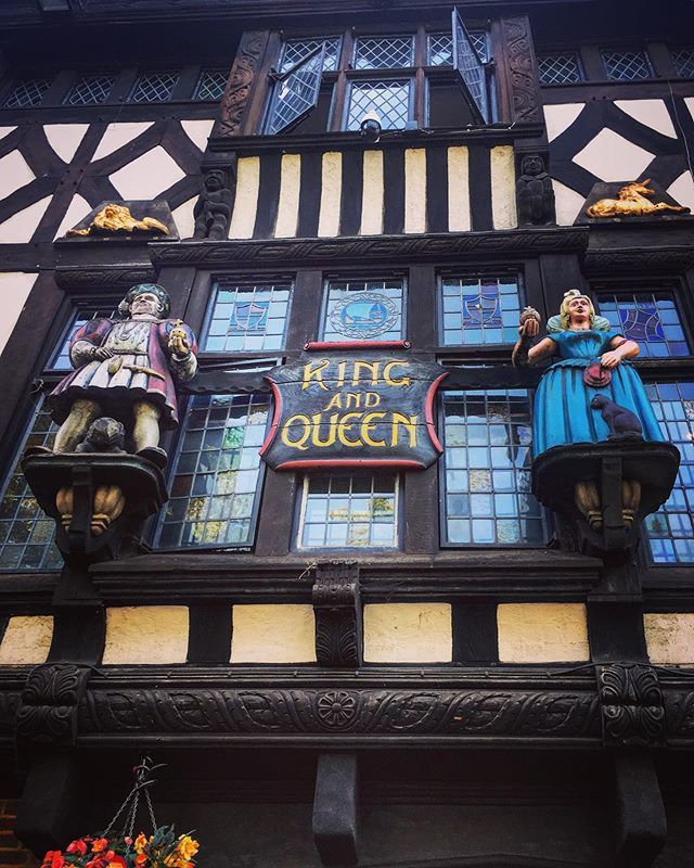 PineyGir's tweet photo. Omg this pub is so cool and old! #kingandqueen #tudor #oldpub #tudorpub #pubsofbrighton https://t.co/n0ly9v3CZ3 https://t.co/ACTcUo51zF
