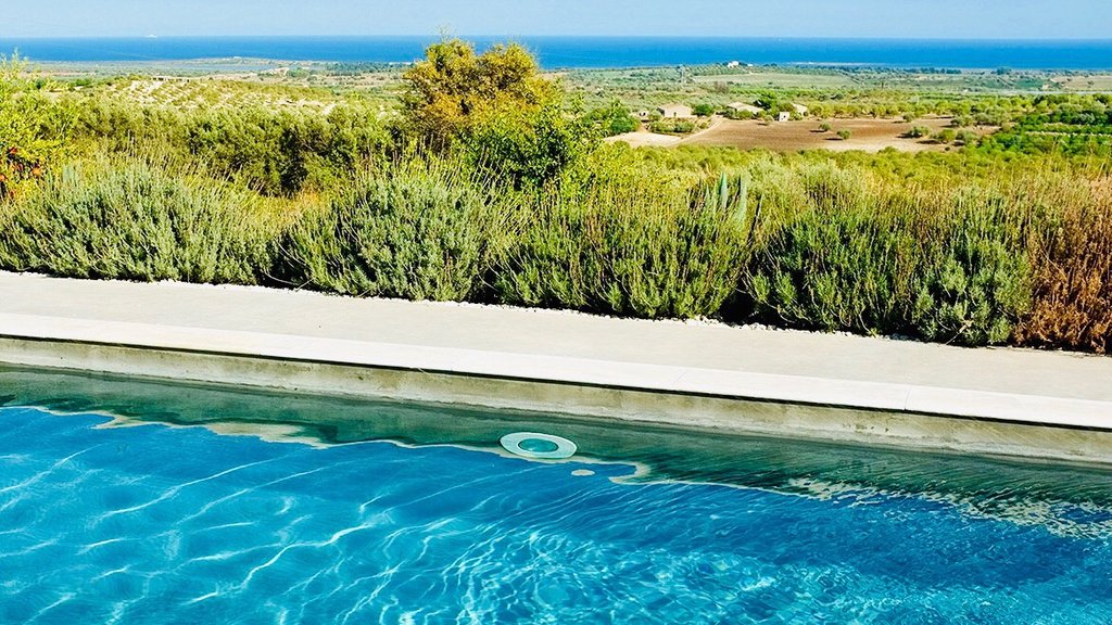 calcicera's tweet photo. When the pool and sea are colour co-ordinated... the perfect spot for a splash! Every day is pool day at Calcicera 💦 #calciceraalta #holidayhome #sicily #luxuryvilla #sicilyholidays #sicilyvacation #luxurytravel #luxuryholidays #luxurylifestyle #summerholidays https://t.co/6IvPCkvaxH