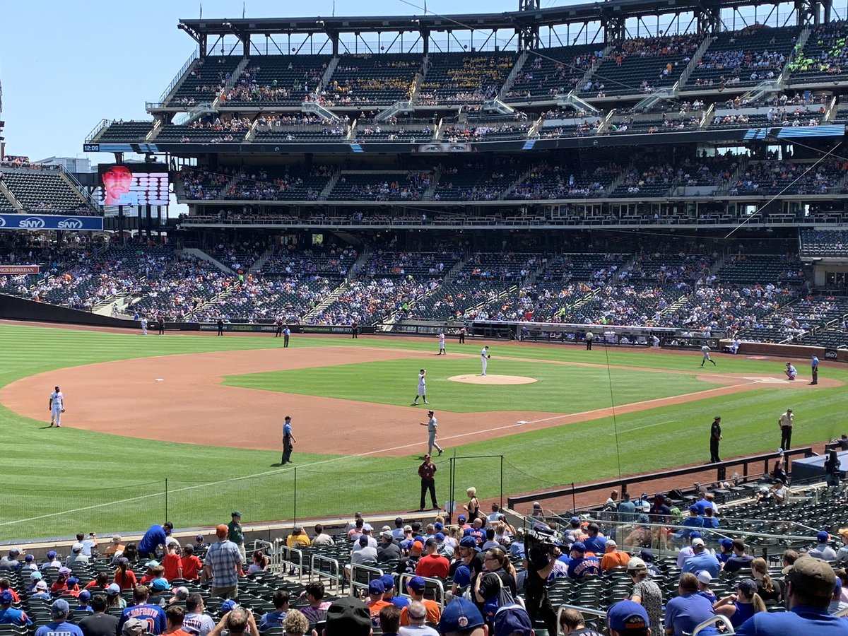 TimKelchner's tweet photo. Only thing better than day baseball? Day baseball with #AmeliaRose #LGM https://t.co/1XjWc6WS3v
