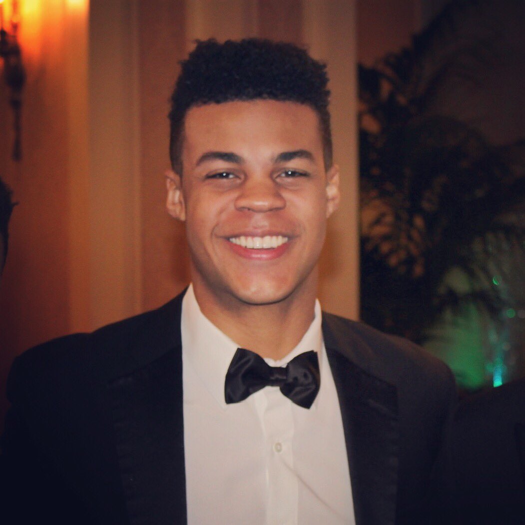 DanceMomHolly's tweet photo. Happy #NationalInternDay to the best intern I know!! 🥰 @Evan_Frazier11 https://t.co/mFDa4TYsdV