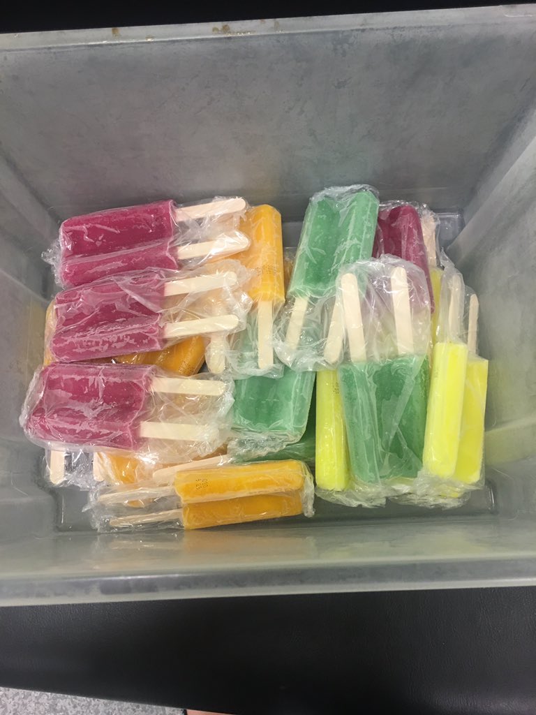 LoweyAndy's tweet photo. Massive shout out to everyone working in Aseptics Units across the NHS in this weather ππππ. Both of our teams have just had a delivery from the execs to say thank you for their hard work. Love it! π
#theleedsway @LTHPharmacy https://t.co/7hipE2dxkA