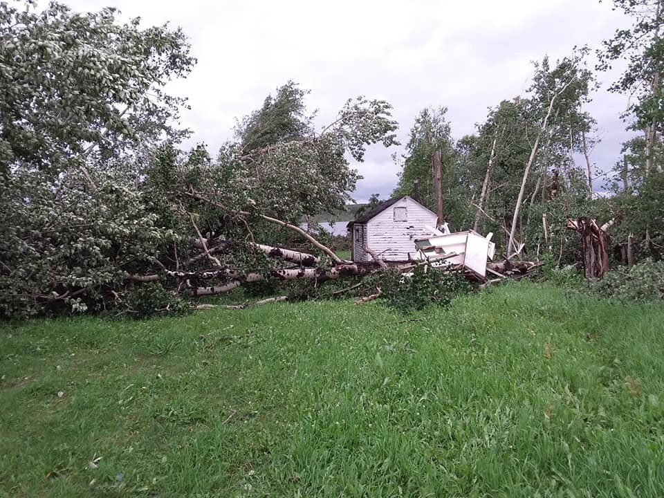 artcgreen's tweet photo. Tornado Devistates seven Cottages at Hanmore Lake yesterday #abwx #abstorm @TrevorRobb_ @FortSaskRecord photo credit Tom Shipka https://t.co/iOsnrRceOW