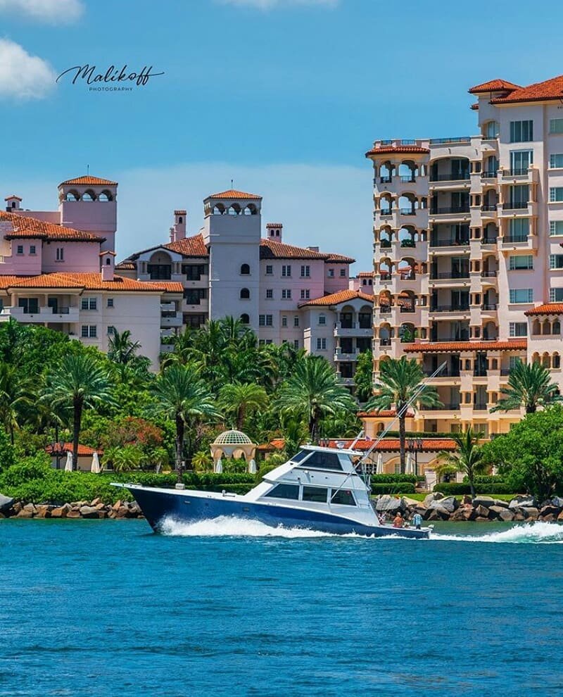 MagazineMiami's tweet photo. LET YOUR SMILE CHANGE THE WORLD BUT DON'T LET THE WORLD CHANGE YOUR SMILE.
#photo #by Malikoff @o.malikoff ▪ #miamiphotographer https://t.co/sPoiKVlyZK
#miamistylemagazine #miami #miamibeach #southbeachmiami #photographermiami #miamiboatlife #boatlifestyle #boatmiami #luxurylif https://t.co/QyVJpIUZzw