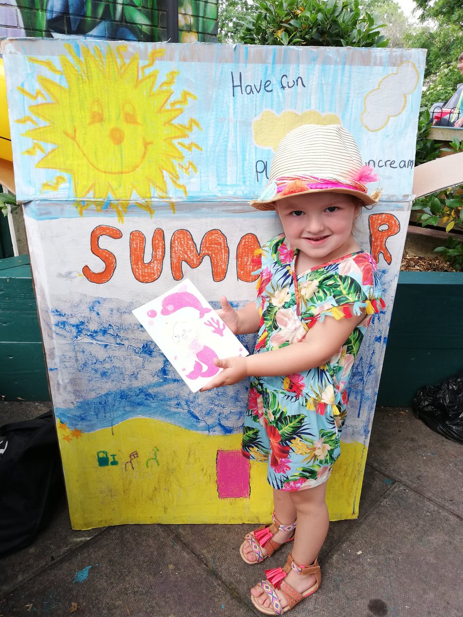 Summer Fun for all the Family at Alt Cafe today. Great team work with @mahdloyz and <a href="/REELCIC/">TEAM REEL</a>.
Thank you <a href="/ifOldham/">ifOldham</a> for packed lunches and <a href="/FirstForFCHO/">First Choice Homes Oldham</a>  for organising and support <a href="/Audreyhf1/">Audrey Murphy</a> &amp; ALT Cafe Volunteers. 
#SummerFun
#SummerSafety
#Arts&amp;Sports
#teamworkmakesthedreamwork