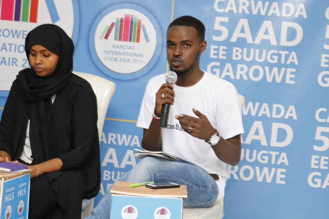 GaroweBookFair's tweet photo. Saameynta Aqoon gudbinta iyo muuqal samaynta (Filmmaking) 
Waxaa ka qayb galay 
Khadra Maxamed , naciimo , @AhmetSomali , waxaa xiriirinayay @Khadrahalgan 
#GIBF2019 https://t.co/u5HhKtbxcS