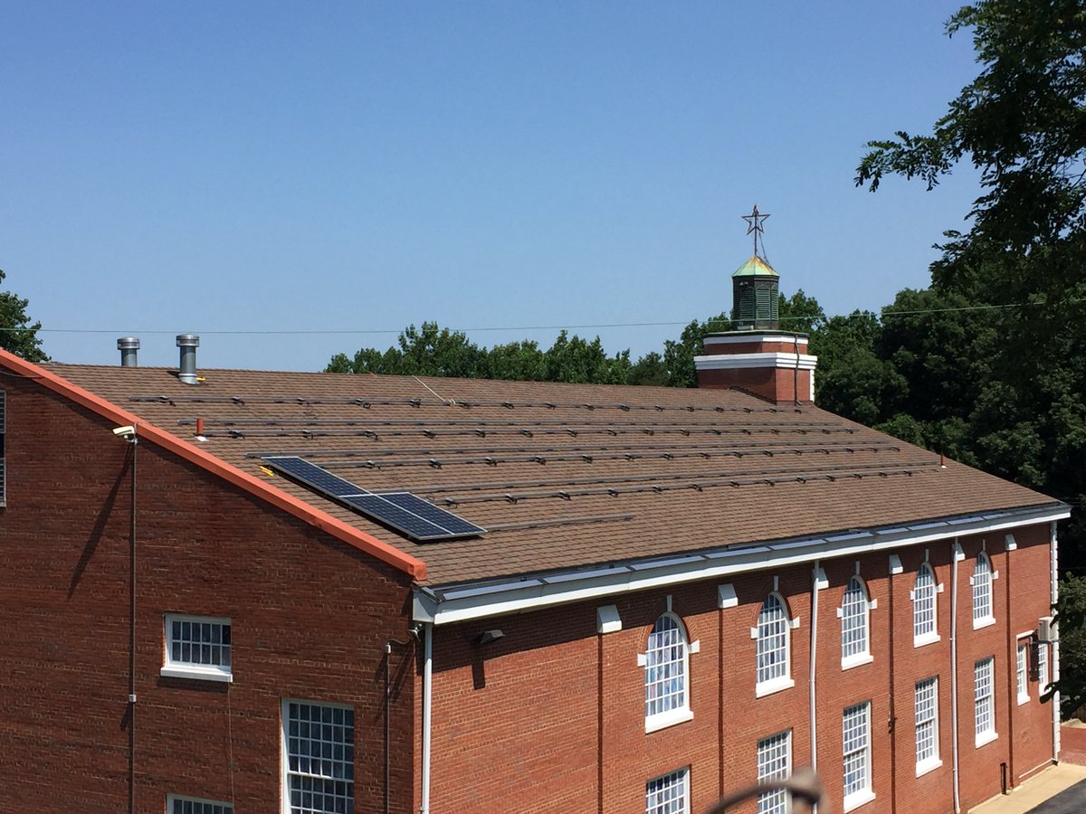 grndswell's tweet photo. Making progress happen! The first of 126 solar panels are being mounted right now on the @DupontParkSDA sanctuary roof. This #SolarForAll @DOEE_DC project will generate jobs and free power for 47 low-income families in the community. #ProgressMaker #Citi https://t.co/Ma4wrNLmVu
