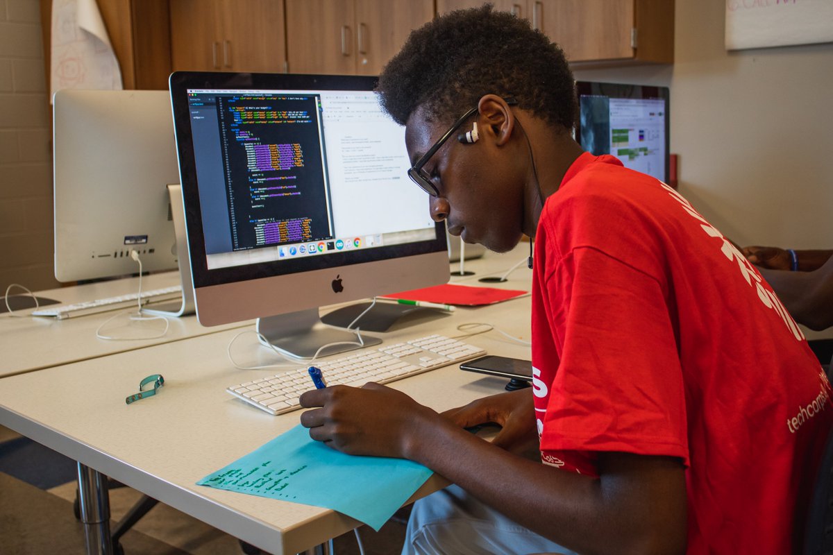 techcorpsus's tweet image. #StudentWEBCORPS is in full effect at @johnmarshallsc1! Thanks @keybank for sponsoring a program where students learn web development, project management and professionalism skills! #CSforCLE #CSforALL