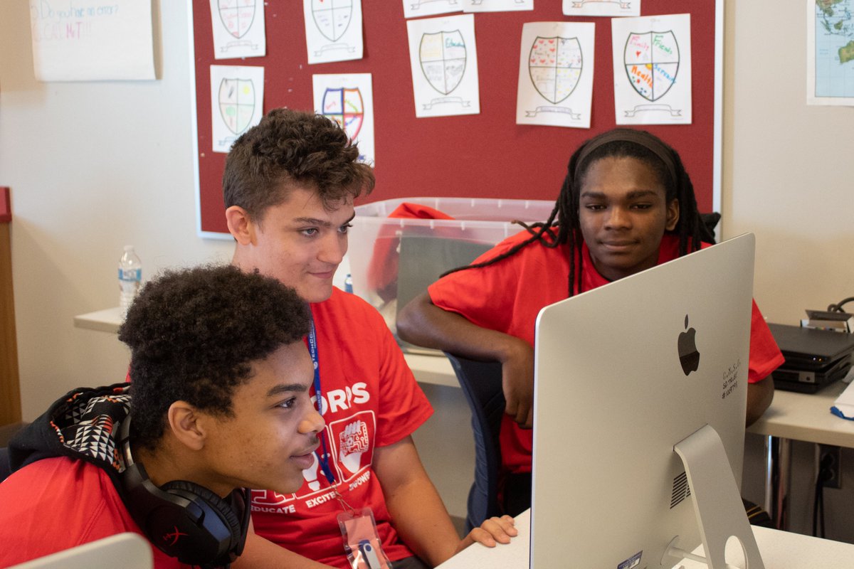 techcorpsus's tweet image. #StudentWEBCORPS is in full effect at @johnmarshallsc1! Thanks @keybank for sponsoring a program where students learn web development, project management and professionalism skills! #CSforCLE #CSforALL
