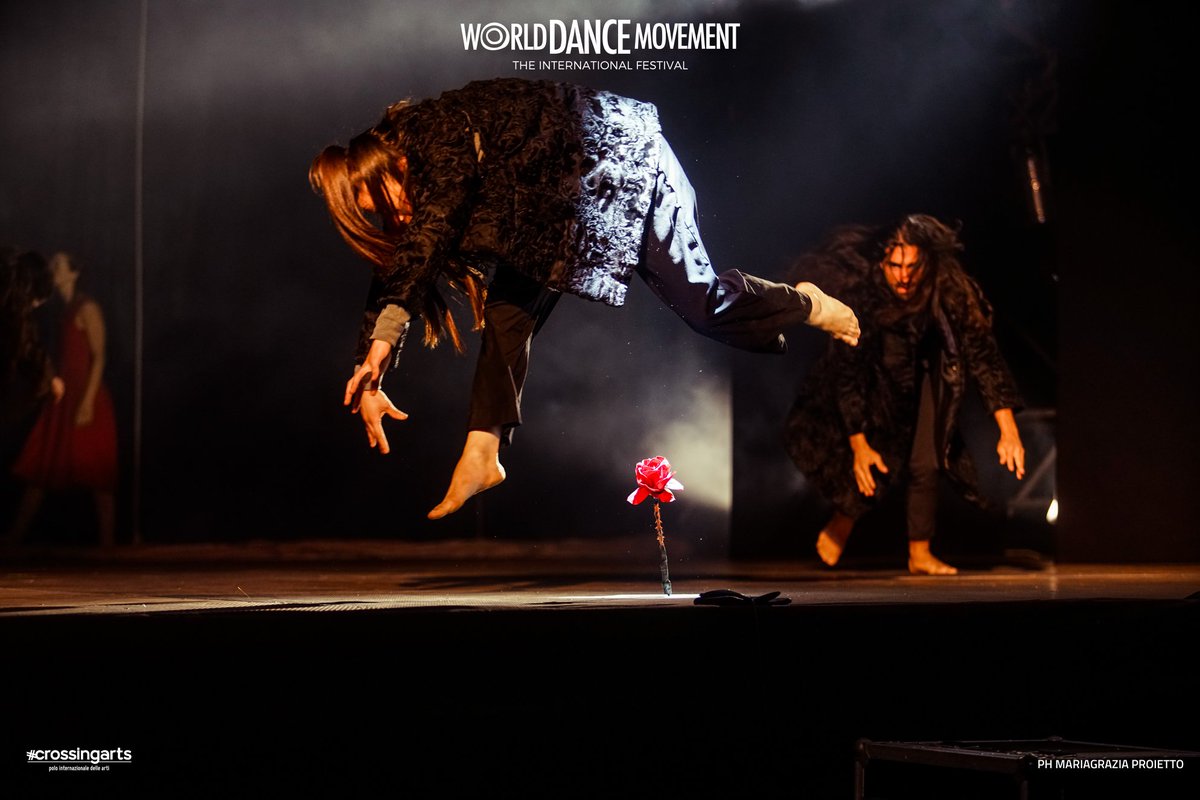 WDMdance's tweet photo. Alcune foto dallo spettacolo Cappuccetto Rosso - The Wolf della Compagnia La Luna nel Letto insieme alla Compagnia Eleina D all'interno del World Dance Movement - The International Festival. Per tutte le altre foto: https://t.co/6JIa1rvq1u
#danza #spettacolo #festival #WDMItaly https://t.co/fh3GixwvJZ