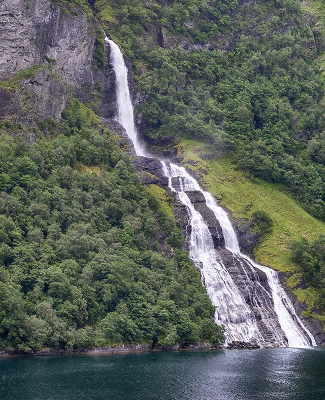 einfach__mal's tweet photo. die perfekte Wasserrutsche finden...

#wandern #trekking #Nature #unterwegs #entdecken #sport #frühling #landschaft #berg #adventure #wanderlust #fernweh #abenteuer #Weltreise #vegan #beautiful #reisen #Urlaub #Strand #freizeit #leben #Meer #gipfel #draußen #sonne #panorama #e… https://t.co/7xGbuGKR4z