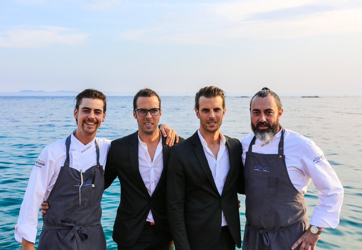 Treballant amb esforç i dedicació cada dia per fer-vos gaudir amb nosaltres.

👨‍🍳 🤵🤵👨‍🍳

#elsbrancs #hotevistabella #aRoses #inCostaBrava #empordapower #altempordà #gastropost