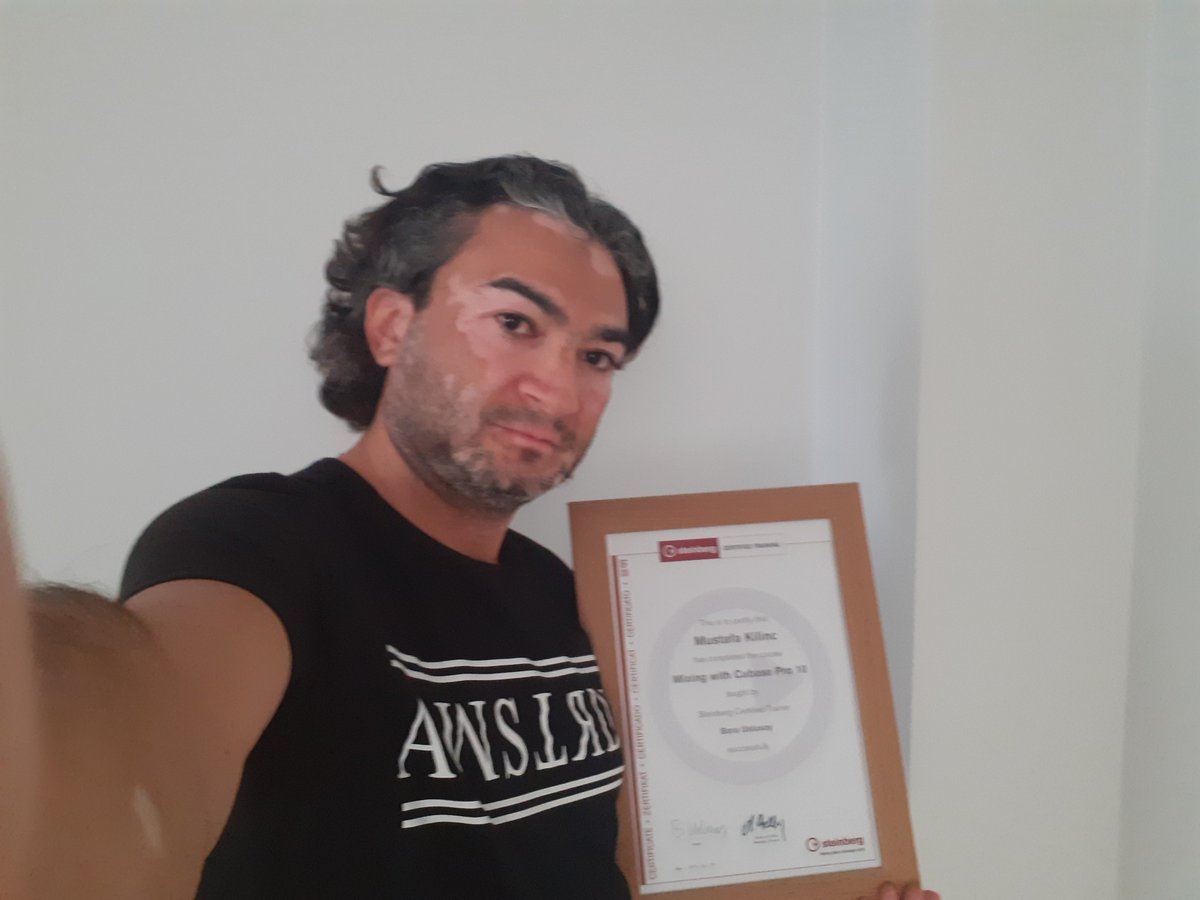borauslusoy's tweet photo. Yetenekli bir müzisyen ve aynı zamanda bir müzik öğretmeni olan Mustafa Kılınç, Cubase eğitim programını tamamlayarak sertifikasini almaya hak kazandı. Meslektaşımı tebrik ediyorum. #cubase #steingberg #cubasedersleri #muzikdersleri #miksegitimi https://t.co/ercMGtdbDa