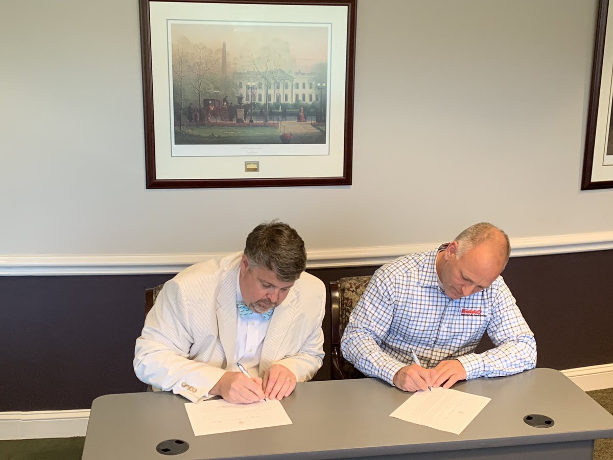 accausa's tweet image. ACCA has taken the Pledge to America’s Workers. We will be at the @WhiteHouse today at 3:30pm. acca.org/news/release/a…