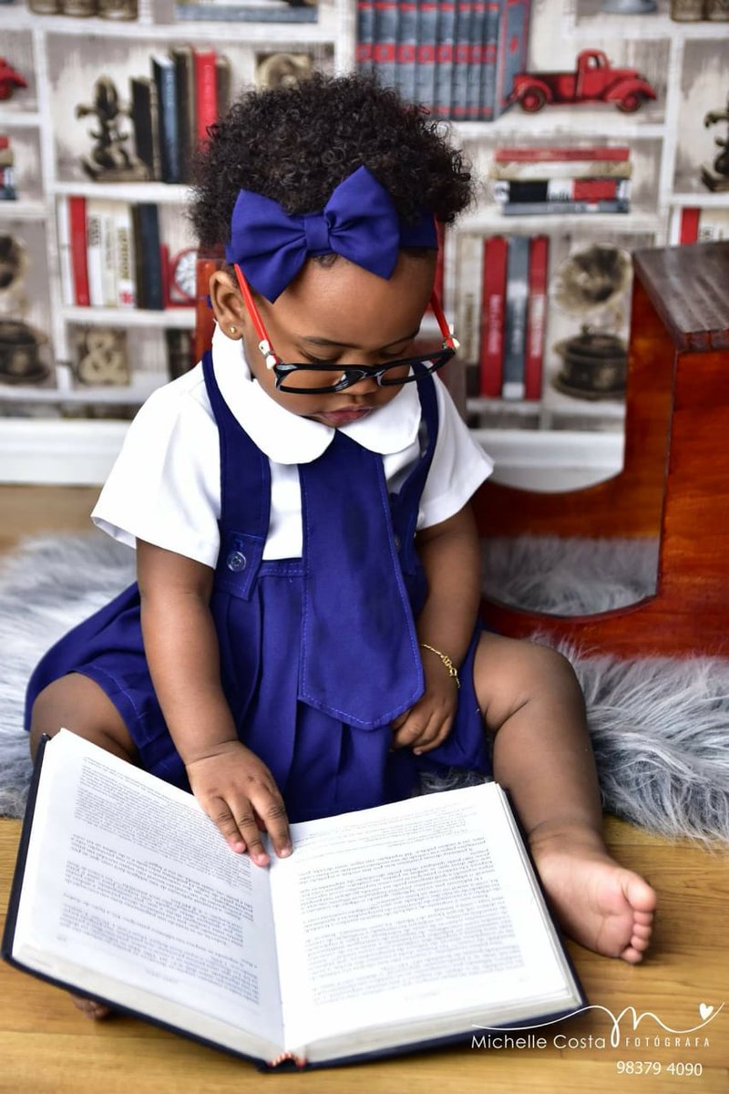 nunesamu's tweet image. Gente Maria Flor fez Onze meses toma quatro fotos da minha afilhada muito nerd, eu te amo Maria Flor, você vai conquistar esse mundo inteiro!! #Baby #BabyNerd #BabyGirl 
🌺🌺💙❤💙❤💙❤🌺🌺