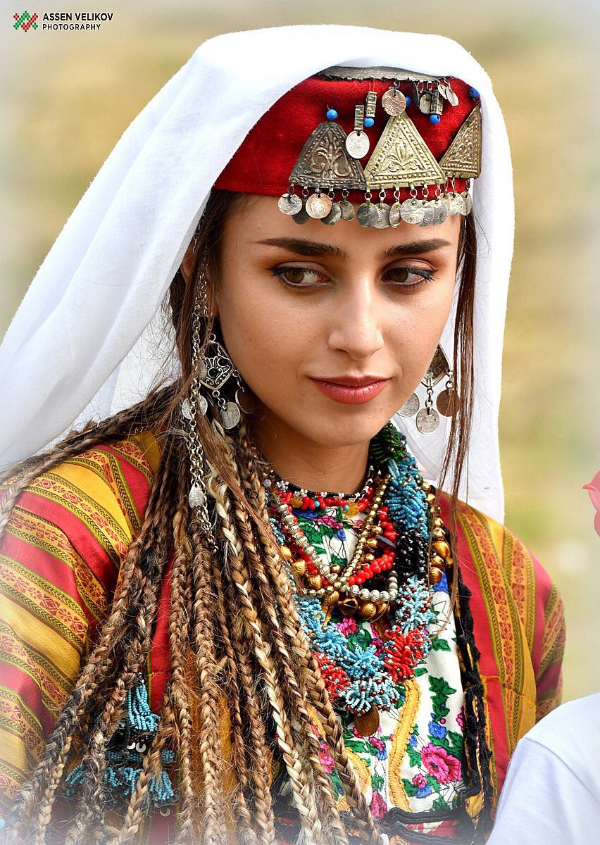 IvanGaidarov's tweet photo. The beauty of #Bulgarian #national #costumes 🇧🇬 (credit Assen Velikov) https://t.co/YJbDZj0OsI