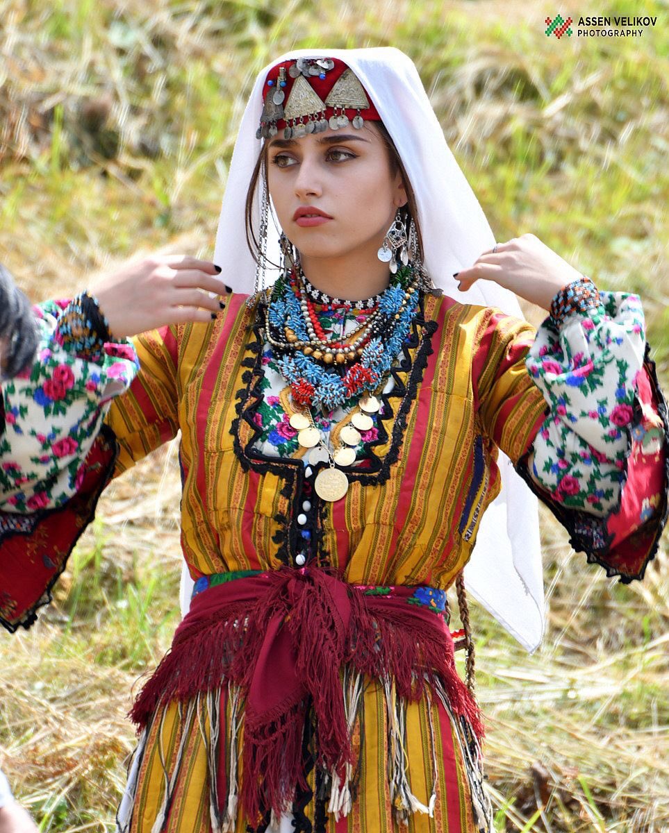 The beauty of #Bulgarian #national #costumes 🇧🇬 (credit Assen Velikov)