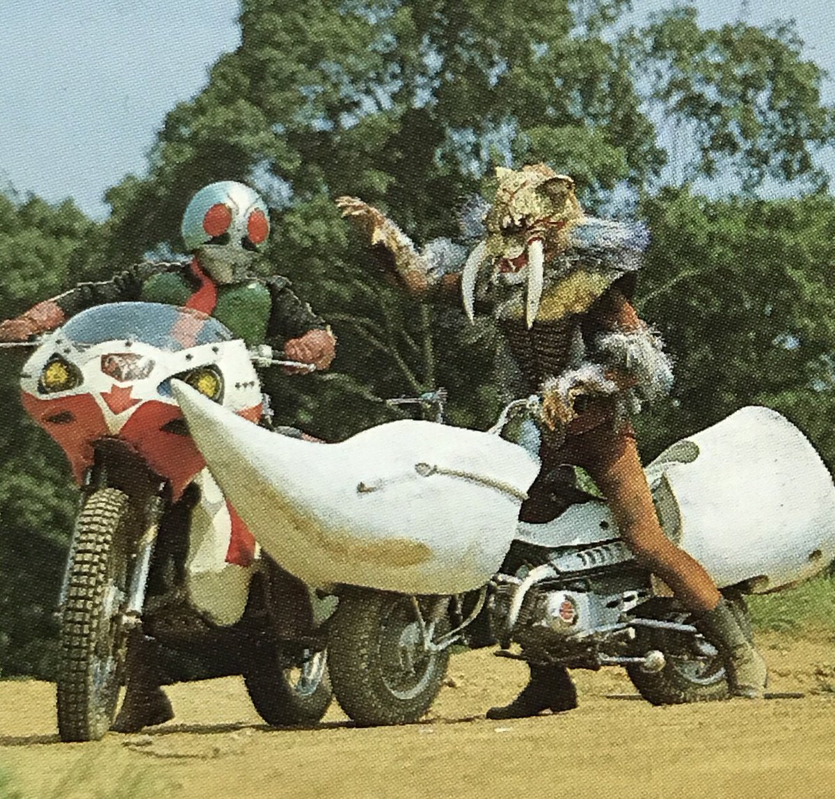 仮面ライダーV3」第34話「危機一発！キバ男爵対三人ライダー‼︎」より