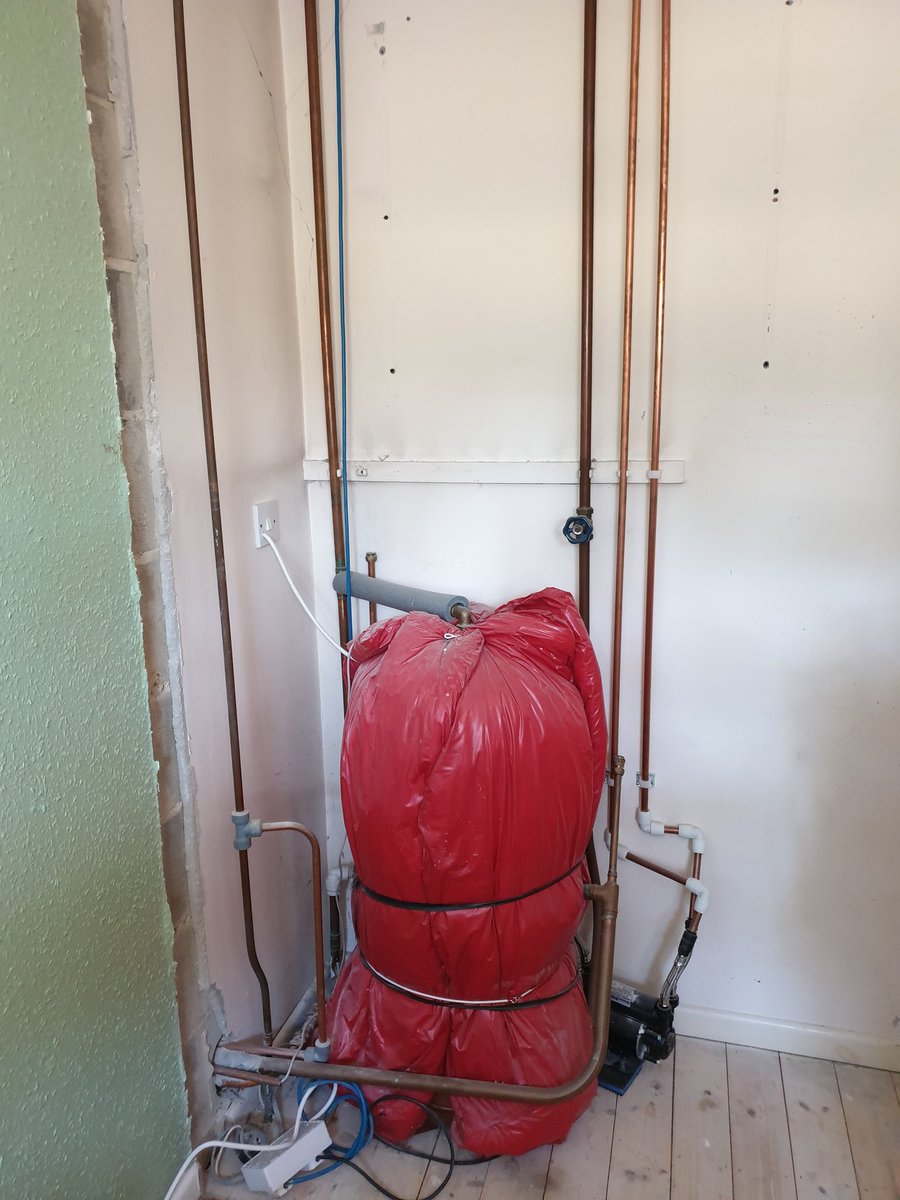 Titanheat's tweet photo. Old @GledhillGroup vented cylinder and cold tank out and a new @vaillantuk 200ltr unistor in and a bit of black @UKTalon for the first time. totally repiped everything ready for new cupboards and shelving to go back in. #TeamTitan #advance https://t.co/g6xJsfL1Cg