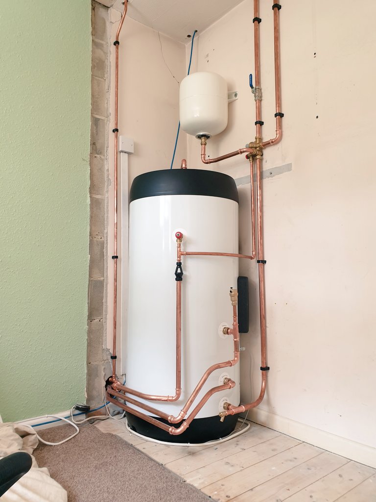 Titanheat's tweet photo. Old @GledhillGroup vented cylinder and cold tank out and a new @vaillantuk 200ltr unistor in and a bit of black @UKTalon for the first time. totally repiped everything ready for new cupboards and shelving to go back in. #TeamTitan #advance https://t.co/g6xJsfL1Cg