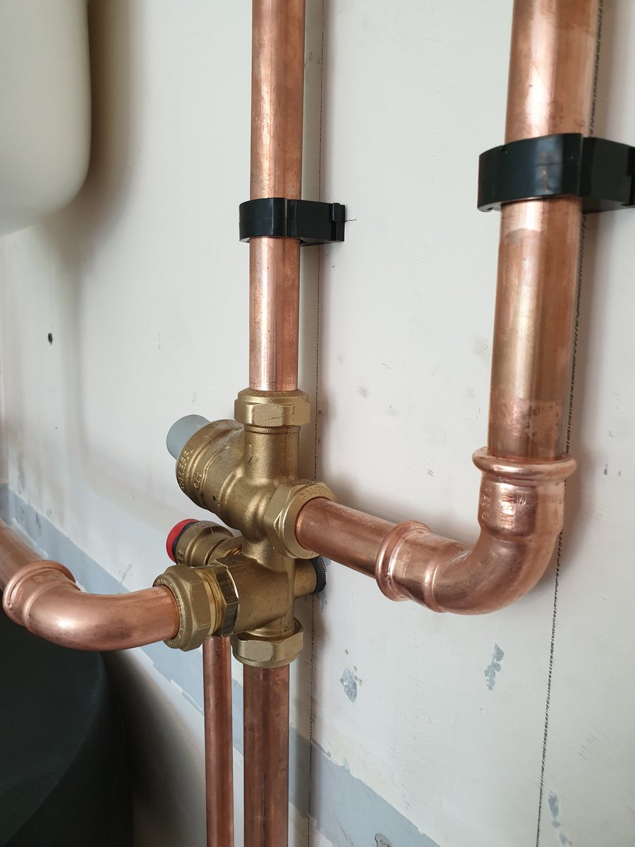 Old <a href="/GledhillGroup/">Gledhill</a> vented cylinder and cold tank out and a new <a href="/vaillantuk/">Vaillant UK</a> 200ltr unistor in and a bit of black <a href="/UKTalon/">Talon</a> for the first time. totally repiped everything ready for new cupboards and shelving to go back in. #TeamTitan #advance