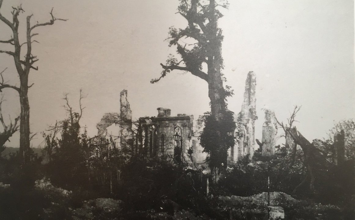 NSTHistory's tweet image. The chateau at Thiepval, which was located by the side of Thiepval Wood, shown here before &amp;amp; after its destruction. The grounds of the original château were not chosen as the site for Thiepval Memorial as it would have required the moving of graves. #WW1 #historyteacher #history