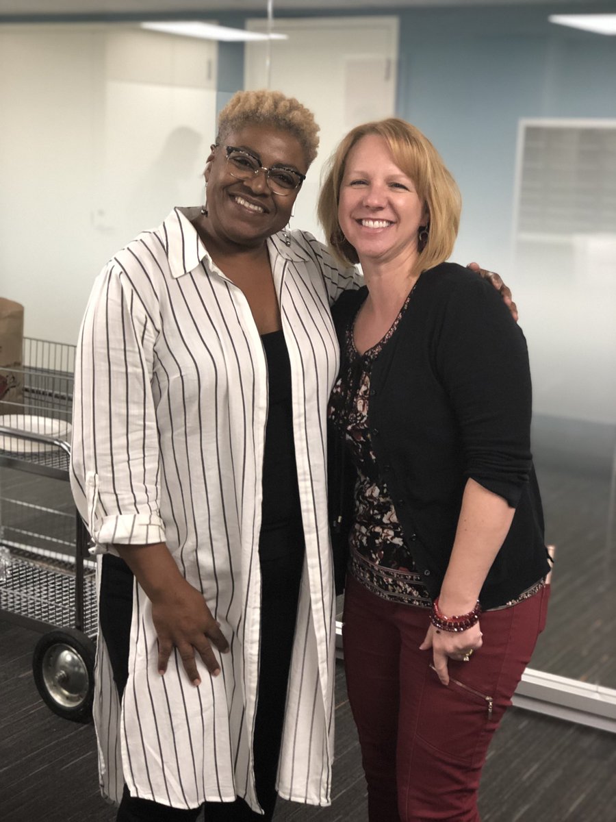 It’s a Block Party 🎉🎉🎉!! Celebrating new #4Bell #Ops #neighbors <a href="/TheSwearengin/">Robert Swearengin</a> <a href="/JenVanBus/">JVB</a> @1326JJ