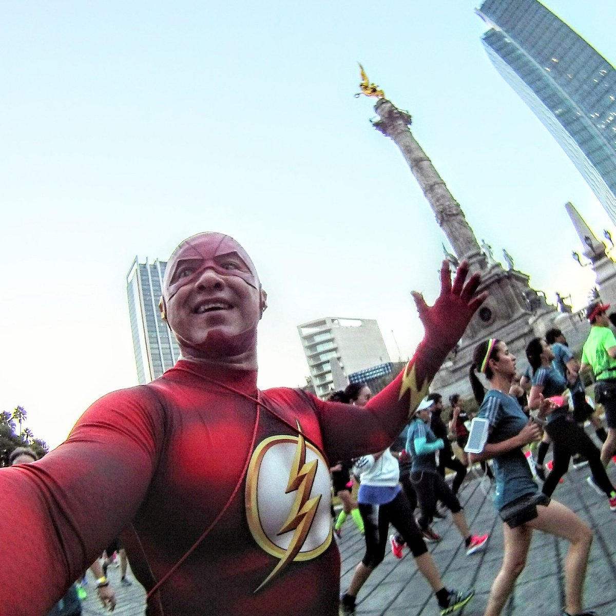 Listos para el 21K más grande de la República Mexicana el  <a href="/21KCDMX/">Medio Maratón de la Ciudad de México BBVA</a> <a href="/BBVA_Mex/">BBVA México</a> Nos vemos mañana en la entrega de Kits !! #21KCDMXBBVA 🏃💨⚡