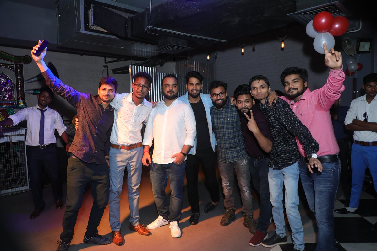 imvikaskohli's tweet photo. Finally the wait gets over, the album found 😎
Really enjoyed the day and I admit I am the big entertainer without any excuse 🤪😉 and lovable by all 🤗
#office #annual #party 🎉 🎊 #celebration #spize #barbecue #VikasKohli #Post3 #photography 📸 #formals #love ❤️ https://t.co/D1yn9EQTBv