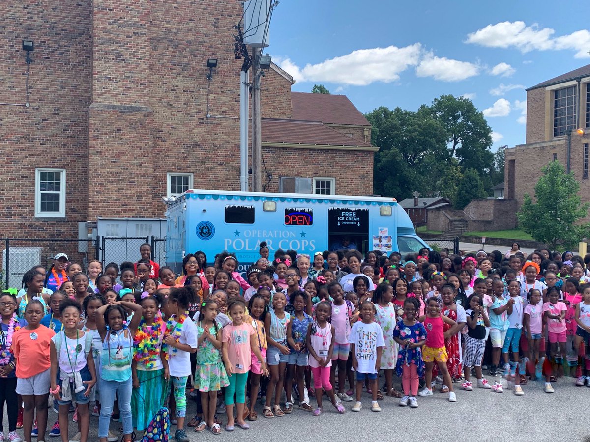 SLMPD's tweet photo. #STLPOLARCOPS @GirlsIncSTL
๐ฆ๐ฆ๐ฆ
#SLMPD #CommunityEngagement #Recruitment https://t.co/yFRsuKcoqd