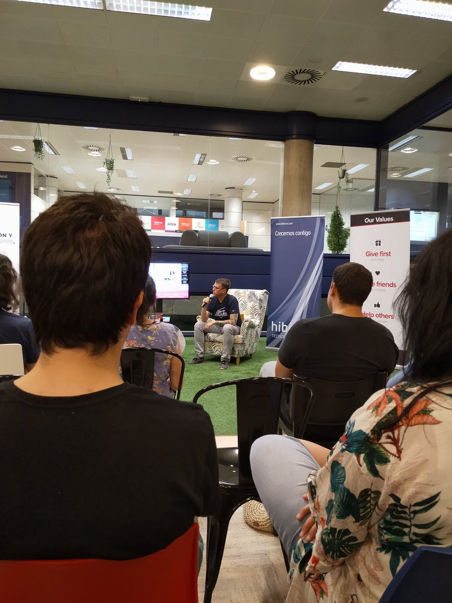 DisenoJulian's tweet photo. Jornada en @Hiberus sobre #influencers y #socialmedia .
El panorama digital en #Zaragoza .
@startupgrindzgz. https://t.co/IfJLgOy8e5