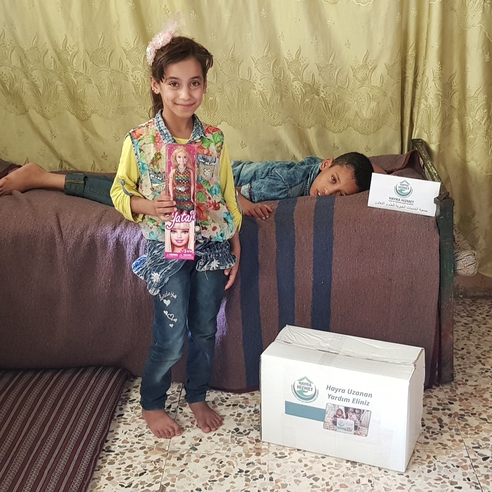 HayraHizmet's tweet photo. Bugün Ziyaret Ettiğimiz 2 #Yetimli Aile Ali Yiğenimiz Zihinsel #Engelli Kızımız Fatma Hamd Olsun Sağlığı Yerinde.
Babaları 6 Sene Önce Vefat Ediyor Ve Bacımız Ailesinin Yanında Yaşamaya Devam Ediyor Bugün Bacımıza #200_TL Nakit #Gıda Kolisi Ve Kızımıza Oyuncak Teslim Edildi. https://t.co/yyI3MKCesr