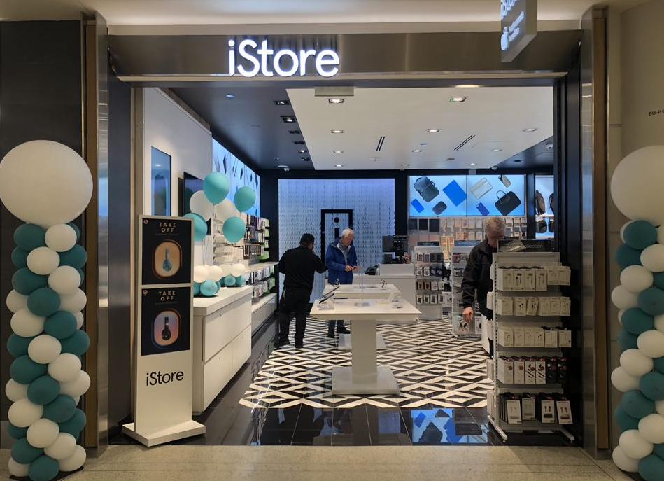 fly2midway's tweet photo. Today the second iStore (Gate B17) arrived at Midway!  An Apple authorized reseller, and tech store, iStore is the perfect destination to purchase colorful headphones, carrying cases, activity trackers, chargers, and more. https://t.co/5YFbsTraMI