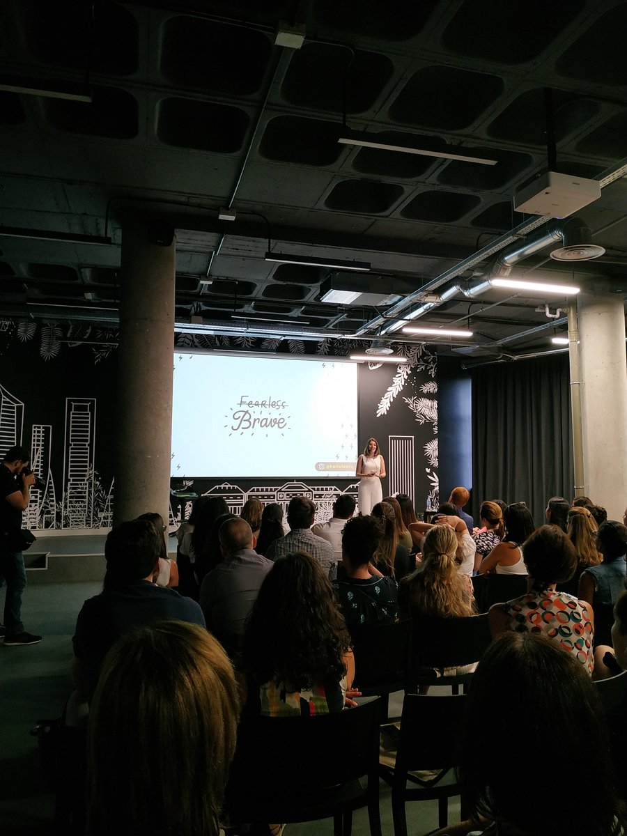 MomInBusiness_'s tweet image. Enfrentando mis miedos con la inspiradora @michellepoler @HelloFears gracias Michelle por inspirarnos tanto tanto!! #beyondblackmirror #talentgarden