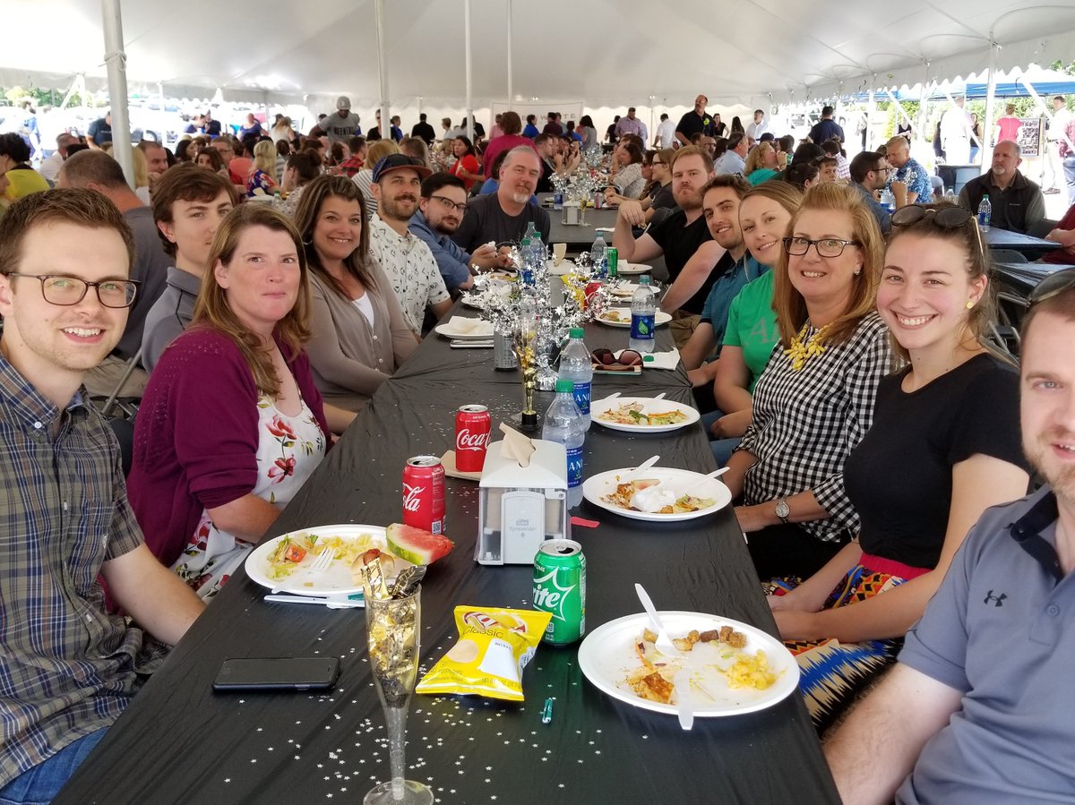 altos's tweet photo. Now THAT's a good looking group.
(Seriously though - thanks to #FarleyWhiteManagement for today's annual Customer Appreciation Event! What better way to spend a sunny day than lunch as a team?) #altoslifenh #summertime #lunchoutside #bedfordnh #Altos https://t.co/nYNpME09yf