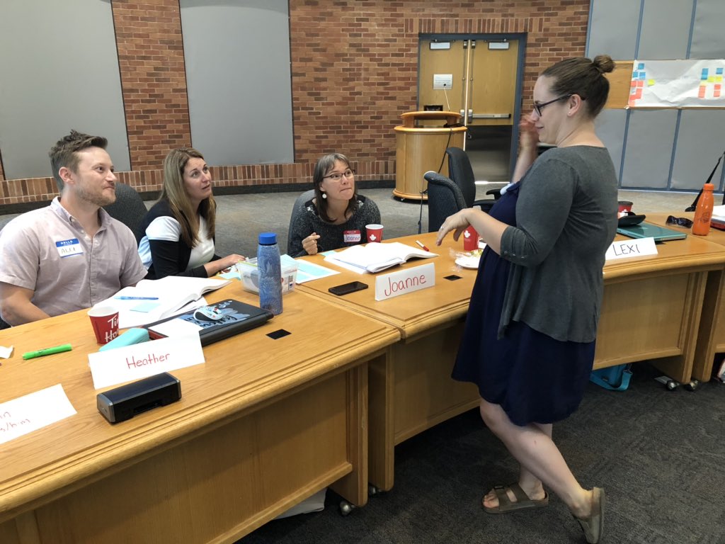 FacingCanada's tweet photo. Feeling so fortunate to be cofacilitating with the insightful and incredible @LeahMauer #FHseminar https://t.co/nikUPiwgti