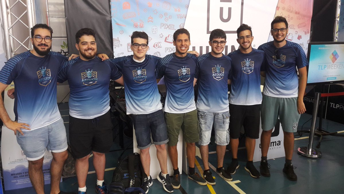 AequorGaming's tweet photo. 📡Hoy nos toca dar la despedida a la squad que, durante la última temporada, defendió la camisa de @AequorGaming en #Overwatch 

🙌🏽Ha sido un AUTÉNTICO PLACER tener en el club a jugadores con tanto talento y calidad humana

💙Gracias de corazón, ¡os deseamos mucho éxito! https://t.co/yqyV4EhuvS