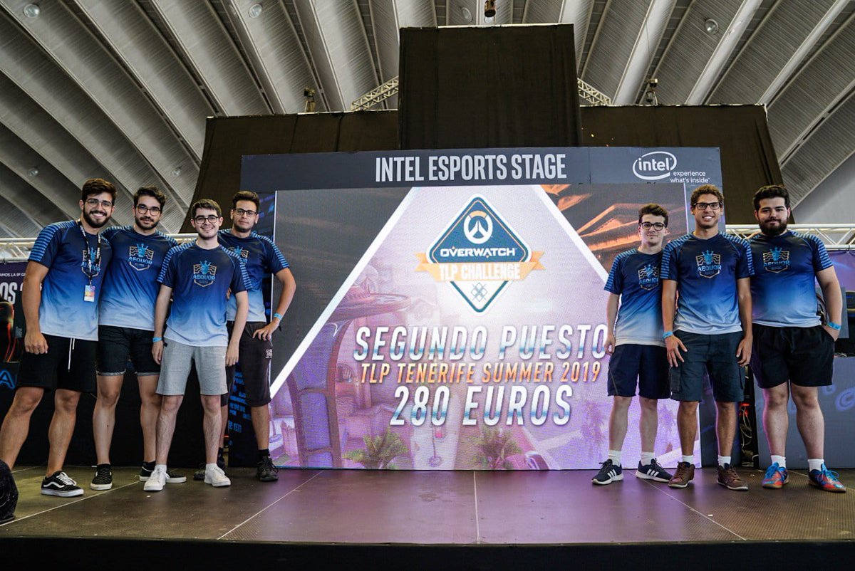 AequorGaming's tweet photo. 📡Hoy nos toca dar la despedida a la squad que, durante la última temporada, defendió la camisa de @AequorGaming en #Overwatch 

🙌🏽Ha sido un AUTÉNTICO PLACER tener en el club a jugadores con tanto talento y calidad humana

💙Gracias de corazón, ¡os deseamos mucho éxito! https://t.co/yqyV4EhuvS