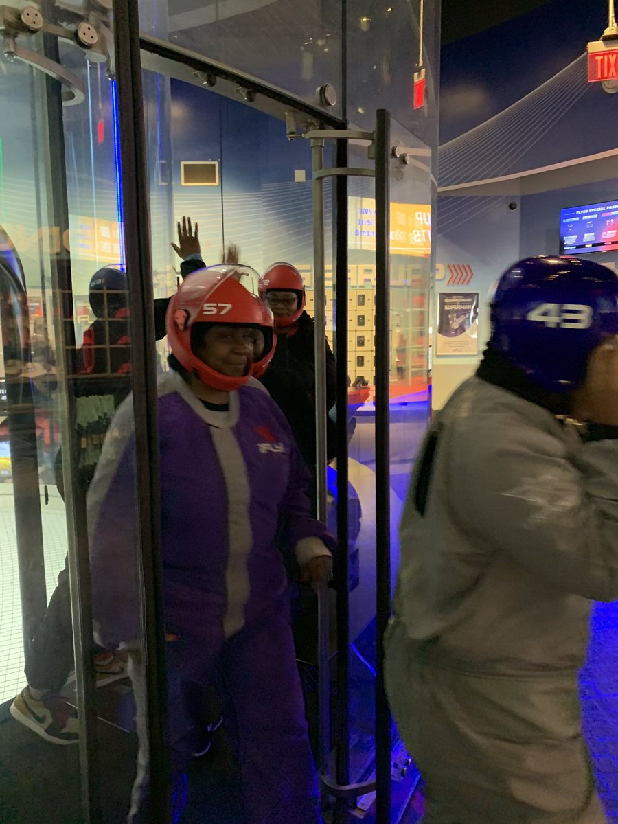 Flight #7155.2 was just as eager to get “jumping”! In 5, 4, 3, 2, 1...#IGNITEP3!! <a href="/GORMSWILDCATS/">Priscilla Branch</a> <a href="/creseda_hawk/">Creseda Hawk</a> @JStewRMS @DMarshallRMS @jones_mjRMS <a href="/TheKaonisT/">Kaonis Thomas Jr., Ed.S</a> #iFly...#WeFly