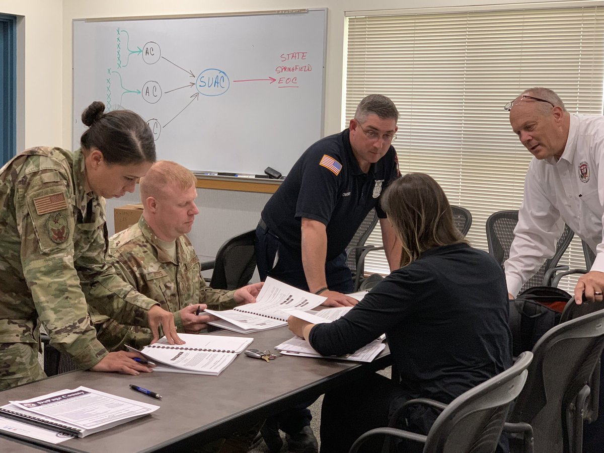 rusnivek's tweet image. Closing out the day in the new @FEMA @ProtectDuPage #ICS400 Area Command on logistical coordination efforts for any large event/disaster response here @the182AW #HSEM #NIMS