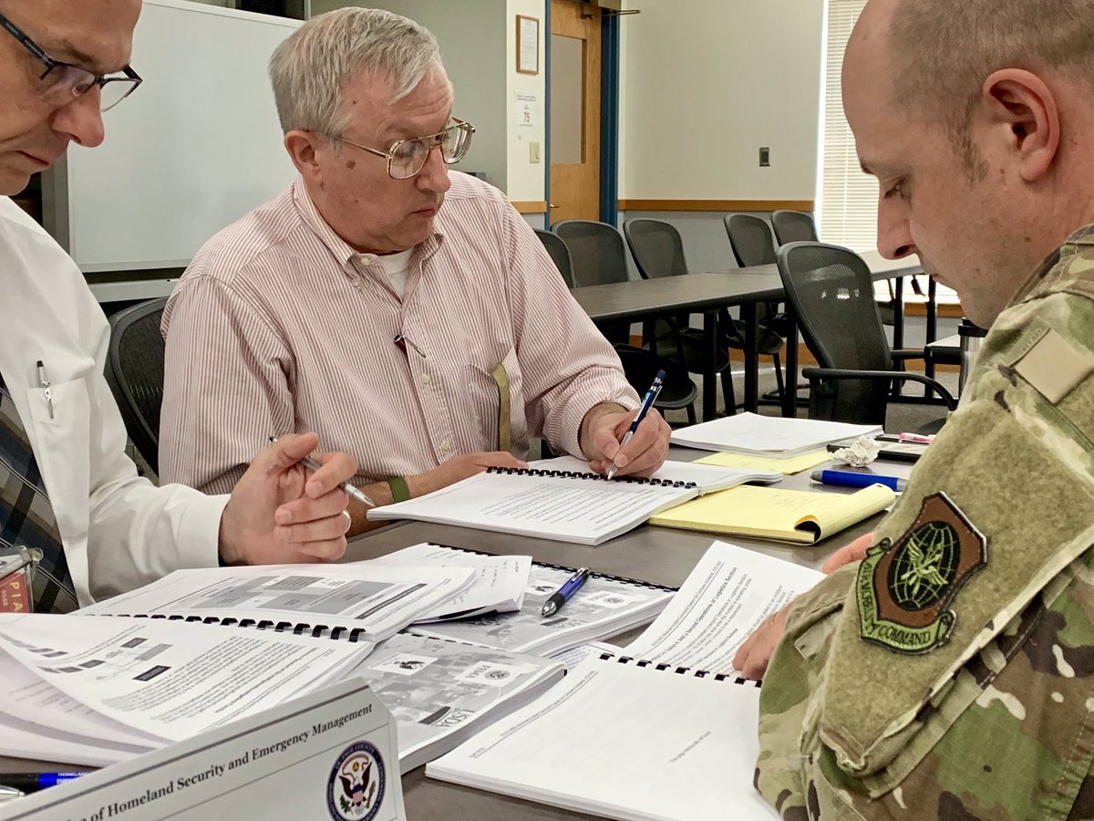 rusnivek's tweet image. Closing out the day in the new @FEMA @ProtectDuPage #ICS400 Area Command on logistical coordination efforts for any large event/disaster response here @the182AW #HSEM #NIMS