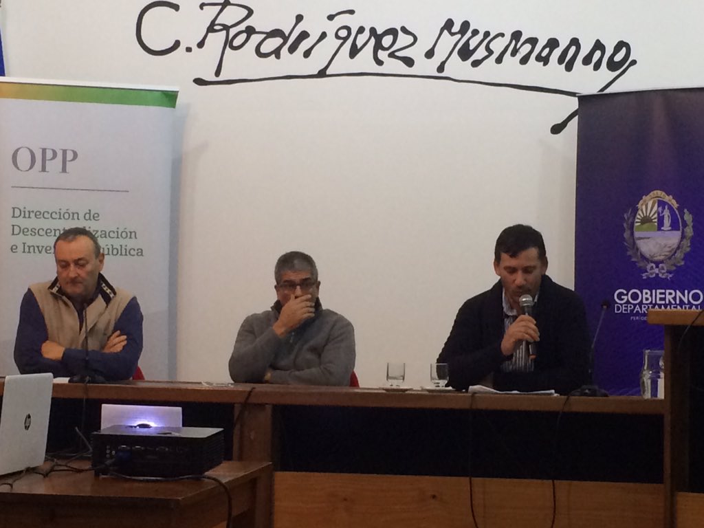 DL_Claeh's tweet photo. Continúa el foro de la agenda  @2030Salto integrantes del Grupo Impulsor presentan avances y desafíos de los ejes estratégicos https://t.co/Uzi40VFqRs