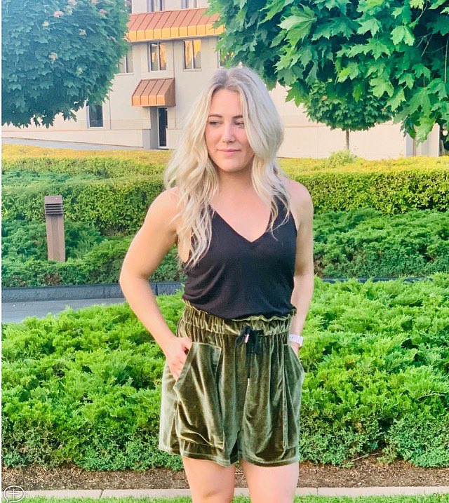 lavishgoldd's tweet photo. Thinkin’ fondly about Friday 💭

#itsalmosttheweekend #weekendvibes #summervibes #LavishGOLD

https://t.co/A7o39WY7Ie https://t.co/7slo808bWA