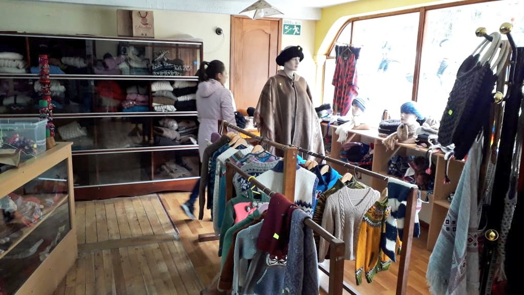 IEPS_Ec's tweet photo. Asociación de Desarrollo Social de Artesanos Texal fortalecida por el @IEPS_Ec recibe visita del @INEN_EC, con el fin de ser evaluados para la obtención de "Mi Primer Certificado INEN", Salinas de Guaranda, #Bolívar.

#EconomíaPopularYSolidaria https://t.co/38laAszRW4