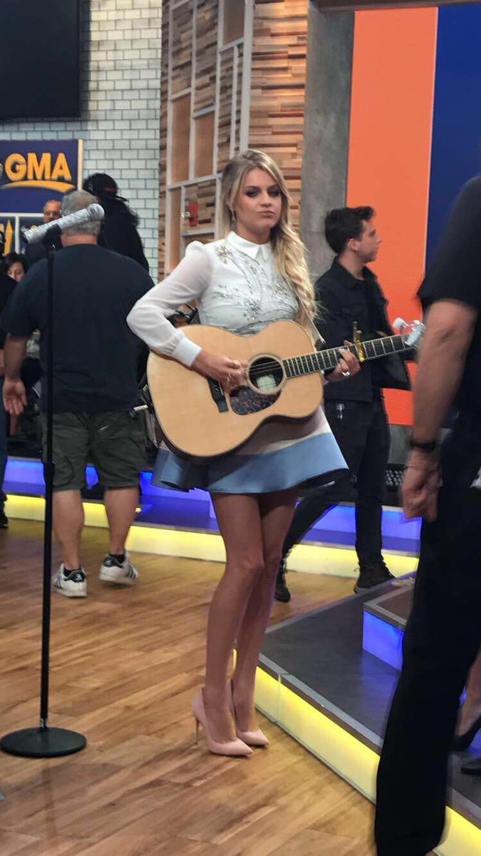 katieamanda424's tweet image. 2 years ago today. #KB2 @KelseaBallerini so exited to see what #KB3 will be like.