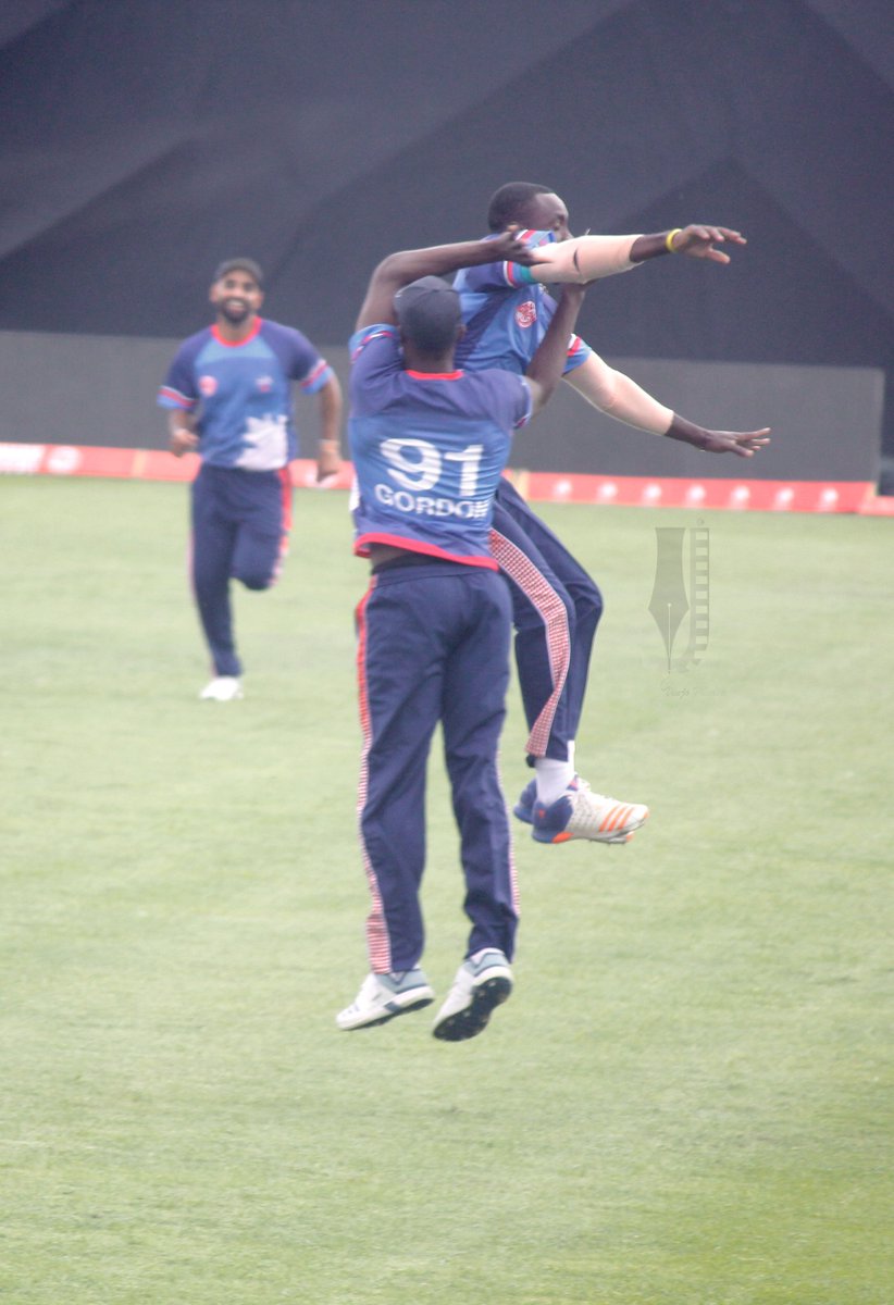 vinoding's tweet image. Today&apos;s catch from @GT20Canada 
non&apos;BAIL&apos;able error- Gayle b Mark Montfort.
Montfort celebrating the priced wicket of #Gayle